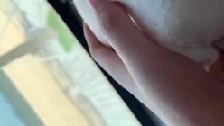 小哥和身材火爆的女友长途大巴最后一排啪啪玩车震 超刺激 截图2