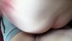 小哥和身材火爆的女友长途大巴最后一排啪啪玩车震 超刺激 截图10