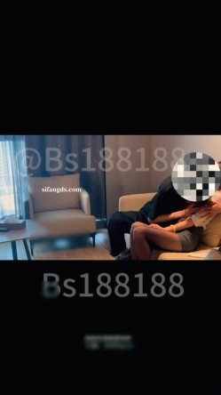 极品绿帽淫妻【仙人掌BS188】399付费，单男操3P露出车震，主打一个刺激 截图12