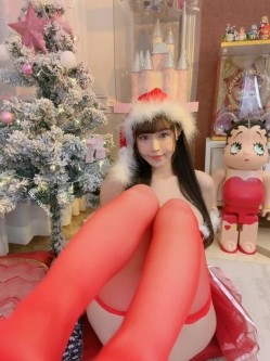 【爆乳女神 ️重磅核弹】秀人网巨乳网红『朱可儿』520元圣诞特别篇VIP私拍 爆乳女神缓缓脱下你的白内内 截图9
