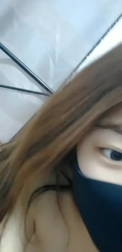 唯美小可爱露脸床上发骚，千层蝴蝶逼看着很性感，AV棒自慰呻吟很温柔，精彩不要错过 截图13