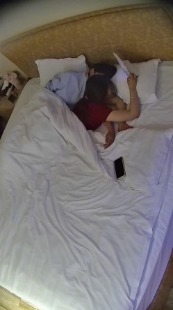 情趣酒店 小美女活泼可爱身材好 特别那浑圆的翘臀 没谁敢说不喜欢 先给男人口一波 男人居然没后入 截图9