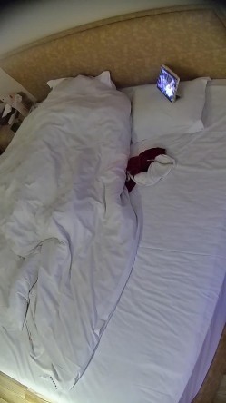 情趣酒店 小美女活泼可爱身材好 特别那浑圆的翘臀 没谁敢说不喜欢 先给男人口一波 男人居然没后入 截图12