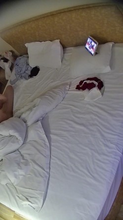 情趣酒店 小美女活泼可爱身材好 特别那浑圆的翘臀 没谁敢说不喜欢 先给男人口一波 男人居然没后入 截图15