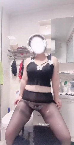 快手颜值少妇【完全无视】颜值肥臀，自慰诱惑，卡点广场舞 截图1