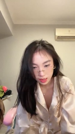【极品御姐】【刀刃呀】合集二，奔放骚御姐每天赤裸大秀，舞蹈专业毕业，身材满分，抖音舞曲信手拈来 截图3