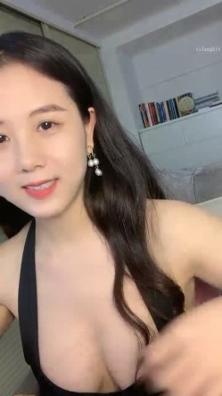 御姐下海！超级漂亮~【魔鬼baby】，风韵动人，双目含情，喜欢这一款的不要错过，身材也是极品 截图2