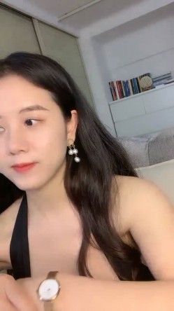 御姐下海！超级漂亮~【魔鬼baby】，风韵动人，双目含情，喜欢这一款的不要错过，身材也是极品 截图4