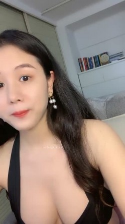 御姐下海！超级漂亮~【魔鬼baby】，风韵动人，双目含情，喜欢这一款的不要错过，身材也是极品 截图6