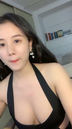 御姐下海！超级漂亮~【魔鬼baby】，风韵动人，双目含情，喜欢这一款的不要错过，身材也是极品 截图7