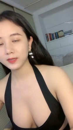 御姐下海！超级漂亮~【魔鬼baby】，风韵动人，双目含情，喜欢这一款的不要错过，身材也是极品 截图8