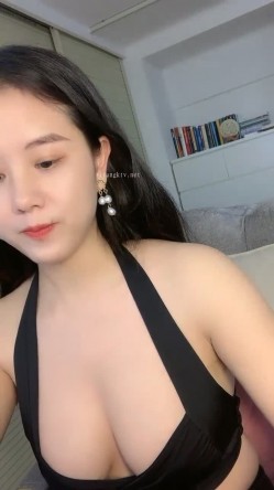 御姐下海！超级漂亮~【魔鬼baby】，风韵动人，双目含情，喜欢这一款的不要错过，身材也是极品 截图9