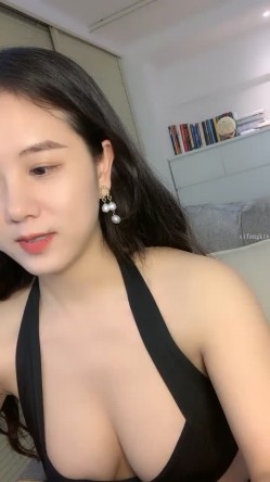 御姐下海！超级漂亮~【魔鬼baby】，风韵动人，双目含情，喜欢这一款的不要错过，身材也是极品 截图11