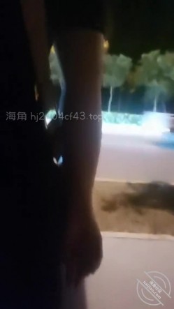 和丈母娘压马路直接褪去我的裤子在马路给我撸鸡巴 截图8