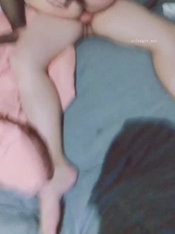 极品身材高挑御姐『YH216』绿帽男友找单男操性瘾女友 自己一旁观看撸屌 截图5