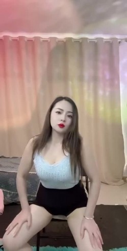 精品推荐 【快手】大奶骚妇熟女『星儿』露脸扒穴道具自慰诱惑福利 截图3
