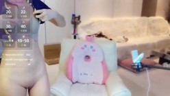 【stripchat】长发眼镜女神【pinnnnnnk】冷艳性感端庄 截图1