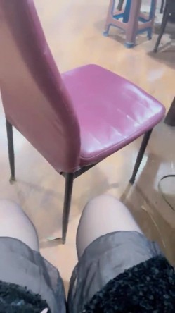 户外日常~【黛西老师】网吧大胆自慰~道具震逼~按摩 吃鸡 啪啪秀 截图9