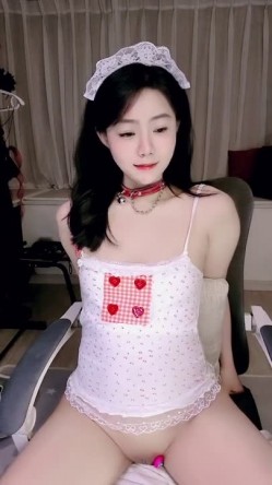 校花兼职【猫猫】超高颜值 完美身材 长腿大屁股 捆绑乳夹 自慰双插 狂喷1米高 截图8