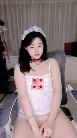 校花兼职【猫猫】超高颜值 完美身材 长腿大屁股 捆绑乳夹 自慰双插 狂喷1米高 截图12