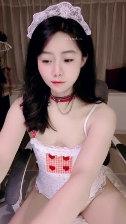 校花兼职【猫猫】超高颜值 完美身材 长腿大屁股 捆绑乳夹 自慰双插 狂喷1米高 截图14