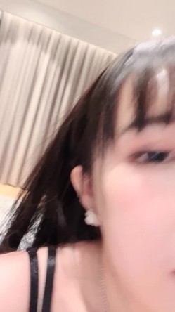 丰满模特身材极品女神，超级尤物，珍珠内裤肥满一线天，实在诱惑 截图13