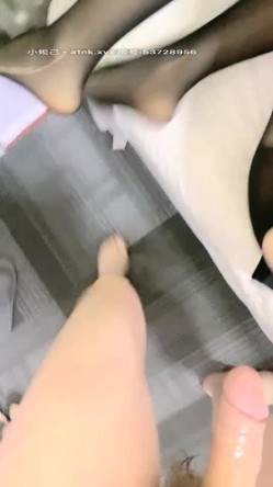 【Avove】黑色露沟包臀裙 截图10
