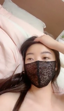 新女神降临！令人窒息~【空姐非非】，看美女尿尿，这是憋了多久，直接喷出，惊鸿一现露脸，大美女啊 截图10