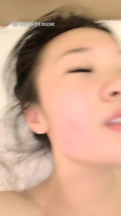 约炮00后酒吧美女激情啪啪 黑丝美腿逼紧人浪还可以无套做爱太性福了 各式姿势随便抽插 冲刺内射 高清源码录制 截图15