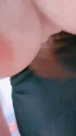 骚逼奶妈【阿萧老师】道具自慰高潮，奶胀挤奶，大量出奶喷射，无毛一线天，掰逼诱惑 截图13