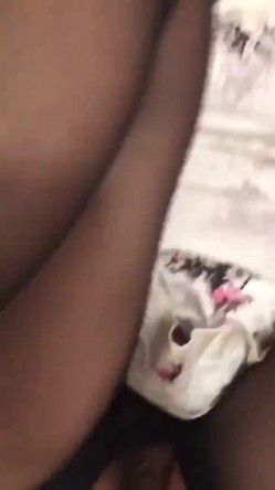 黑丝旗袍微胖美眉 被无套输出 这身材加无毛馒头鲍鱼 谁能顶得住 操真太爽了 截图8