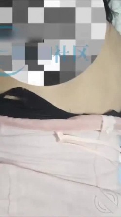 【海角大神 ️奇葩性爱】 ️结婚七年的妻子 ️离婚后才发现做了色情主播 灌醉后强推操了二次 边操边骂 屁股都打红了 截图8