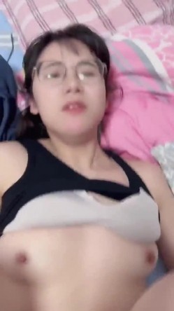 高端泄密流出 ️极品眼镜反差婊人妻少妇马老师与老公性爱视图私底下是那么的淫骚 截图16