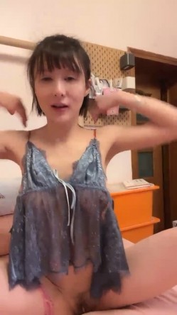 新人！御姐 ️超级迷人~淫荡美少妇~自慰喷水！双腿都在颤抖 ️极度诱惑！ 截图4
