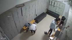舞蹈班《监控破解》偷拍多位美女学员后台换衣服 截图9