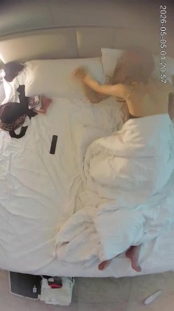 最佳酒店精品韩系女团style性感豹纹黑丝细腰肥臀校园女大被男友暴力打桩高潮痉挛抽搐 截图1