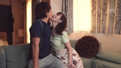 MIAA-757 初めて彼女が出来たばかりなのに…母親変わりの隣人巨乳お姉さんのおっぱい誘惑に負けて来る日も来る日も寝取られる！！ 小花のん 截图5