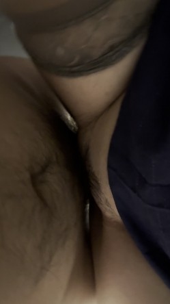 辽宁大连极品少妇人妻露脸啪啪性爱自拍，身材丰满性感骚叫连连爽死了 截图1