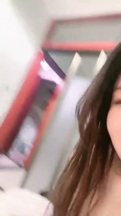 【汤圆子】微胖界的极品妞， 巨乳肥臀姨妈期间不消停掰B特写！ 截图15