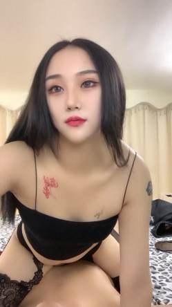 屌丝的春天，这样的屌丝能找到这样女朋友上辈子修来的福，超多体位啪啪 截图3