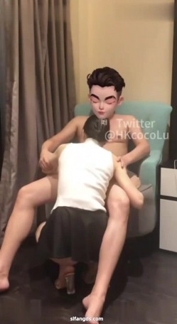 顶级淫妻【翘臀淫妻HKcocolu】约单男，公务员就是时间多，脚穿华伦天奴，身着情趣套装，高端大气的贵妇 截图11