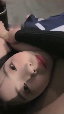 【最新泄密开发绝色美女技师舔脚】清纯甜美外表如此下贱，各种调教 截图14
