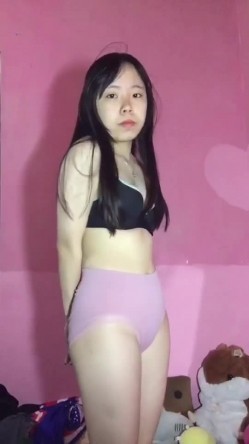 冒充艺校老师忽悠舞蹈班的女生 脱光光看看身材怎么样 截图5