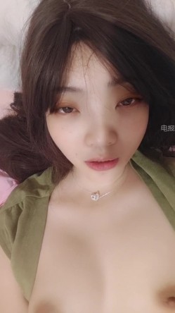 反差淫妹【小M求调教】自打耳光揉奶抽穴，假屌自慰白浆流淌 截图10