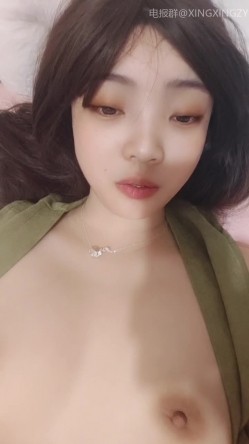 反差淫妹【小M求调教】自打耳光揉奶抽穴，假屌自慰白浆流淌 截图13