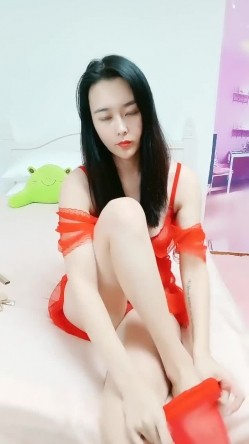 颜值不错的红丝小少妇露脸深夜陪狼友发骚，自慰骚穴道具抽插淫声荡语，给大哥口交大鸡巴无套抽插浪荡呻吟内射 截图9