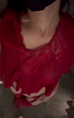 最新抖音泄密！高颜值大奶丝袜女神【璐璐本璐】福利，性爱XO自慰内衣诱惑，绝对反差炸裂 截图2