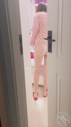 海角社区小哥强奸少妇邻居封神热销几万钻之作 ️ 我强奸了美女少妇邻居，她要报警告我 截图12