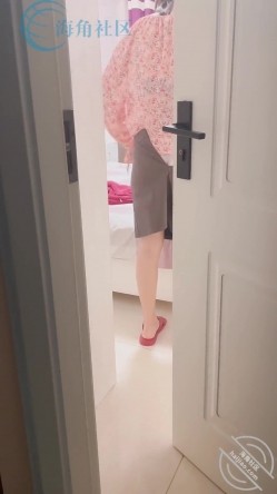 海角社区小哥强奸少妇邻居封神热销几万钻之作 ️ 我强奸了美女少妇邻居，她要报警告我 截图14
