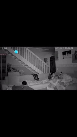 家庭摄像头偷拍录像合集第2期53V 亮点 女友给摸奶不给脱内裤真憋 截图5